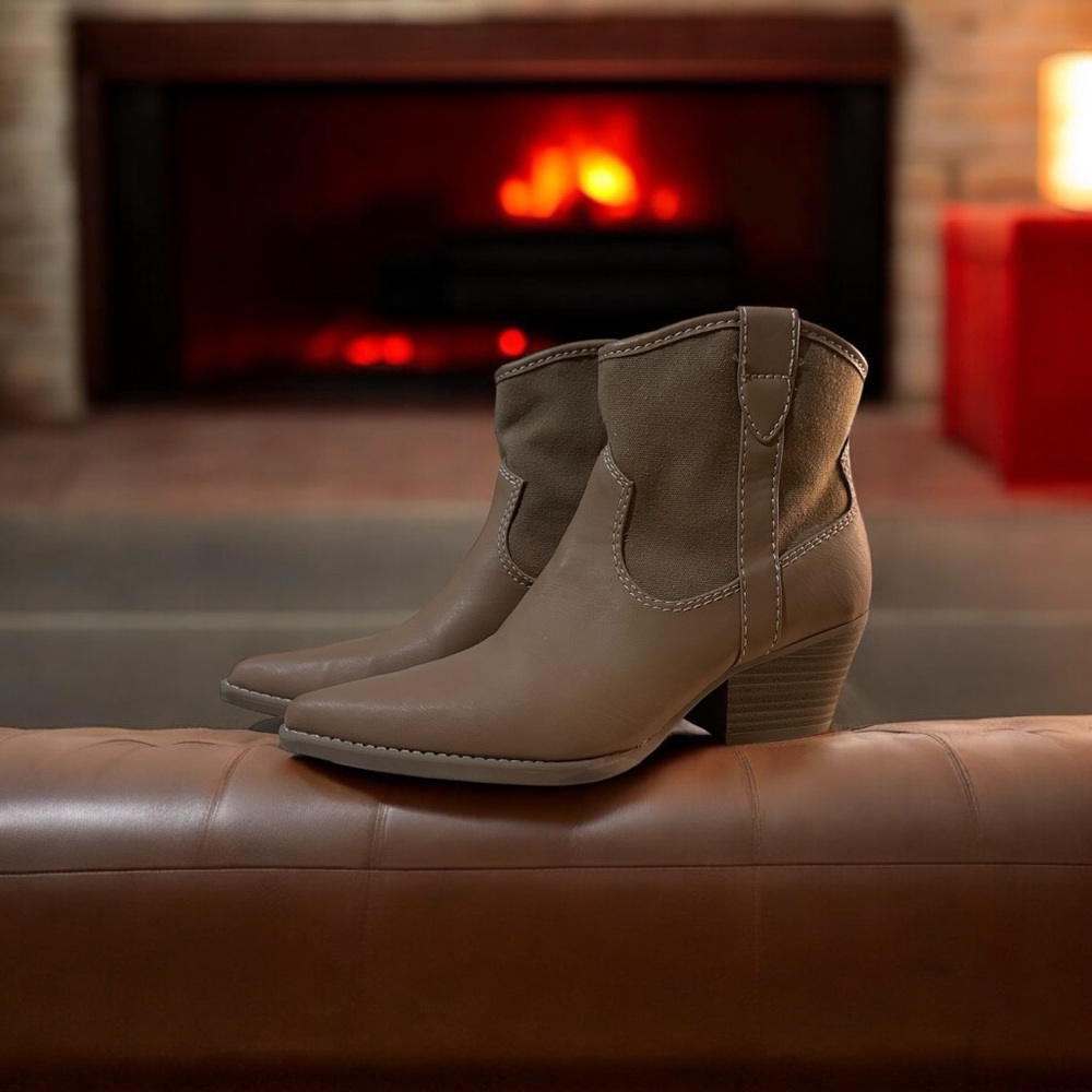 Cowgirl Ankle Booties ⭐️